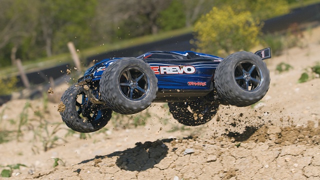 E-Revo 4WD RTR + NEW Fast Charger №23